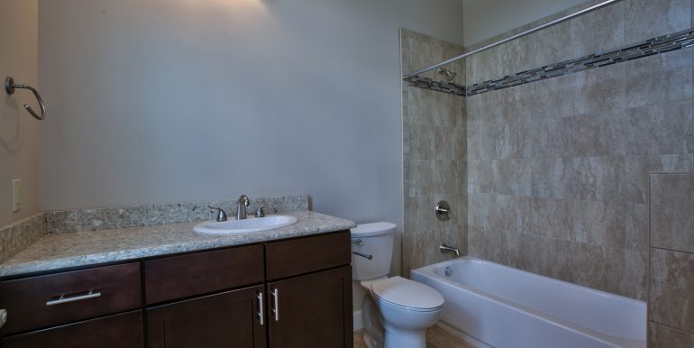 HR 1525 W Tennessee St-17