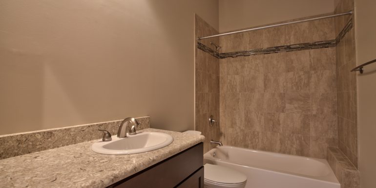 HR 1525 W Tennessee St-20